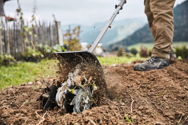 Sarcleuse BF-KM – Aération et préparation des sols avec CombiSystème Stihl – Image 2
