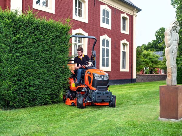 Kubota G2 – Tracteur tondeuse pro diesel hautes performances en action
