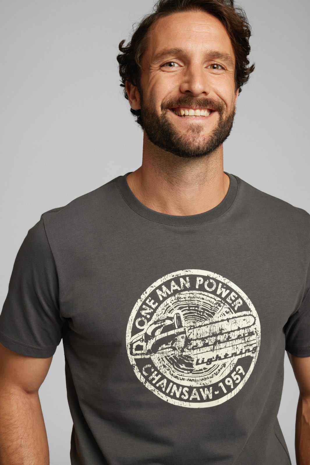 T-shirt homme CONTRA 59 STIHL – Collection Heritage – Image 3