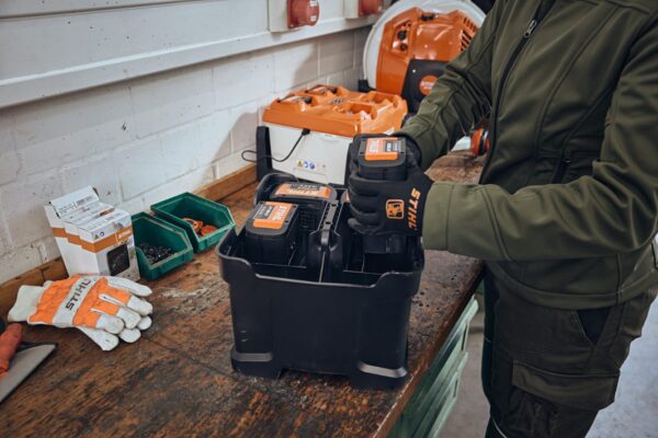 Multi-chargeur rapide Stihl AL 301-4 – Charge séquentielle pour 4 batteries AP SYSTEM – Image 3