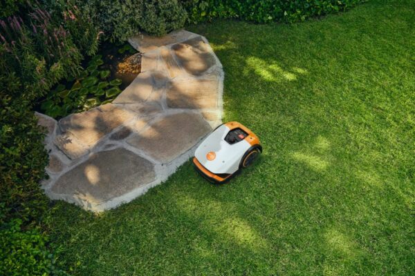 Robot tondeuse Stihl iMOW® 3 – Silencieux, intelligent et connecté (jusqu’à 500 m²) – Image 3