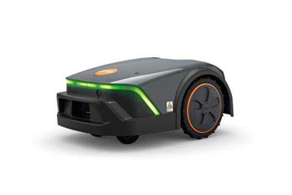 Robot tondeuse Stihl iMOW® 3 EVO – Silencieux, rapide et connecté (jusqu’à 500 m²)