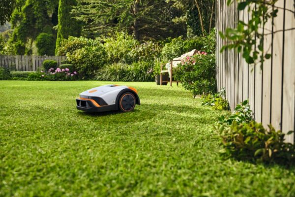 Robot tondeuse Stihl iMOW® 4 – Automatisé et performant jusqu’à 1000 m² – Image 2