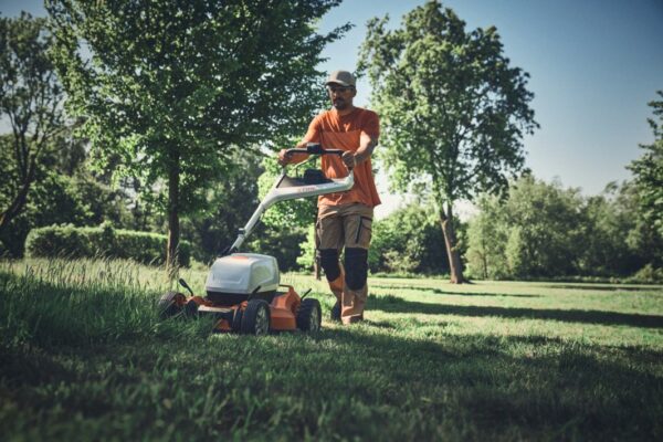 Tondeuse mulching professionnelle à batterie Stihl RMA 7 RV – Performante, robuste et silencieuse (sans batterie ni chargeur) – Image 2
