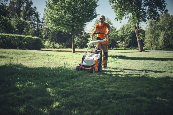 Tondeuse à batterie Stihl RMA 750 V – Professionnelle, performante et silencieuse – Image 2