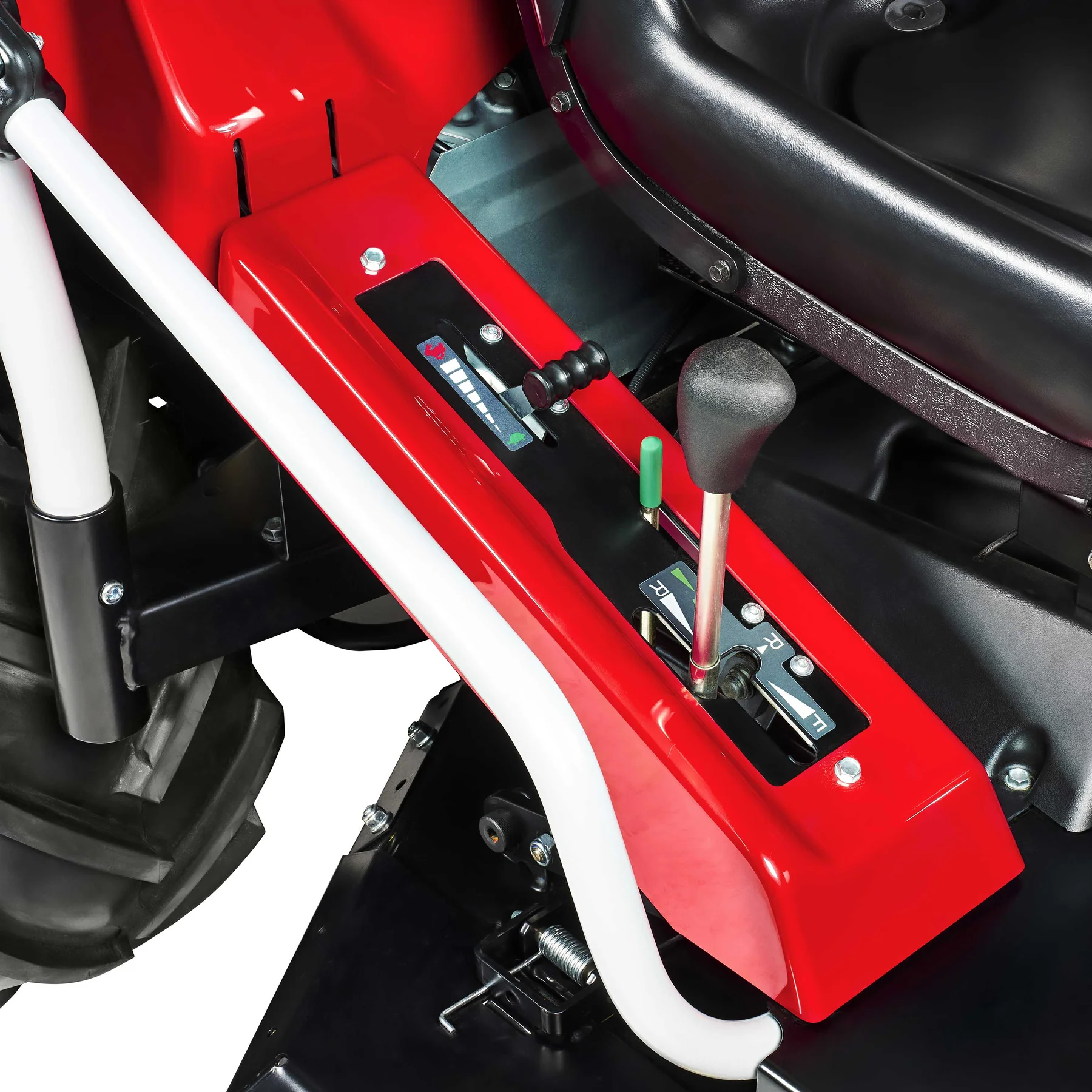 Tondeuse débroussailleuse autoportée Staub TUAREG 92 PRO 4x4 K – 24 ch, transmission 4x4, terrains extrêmes – Image 3