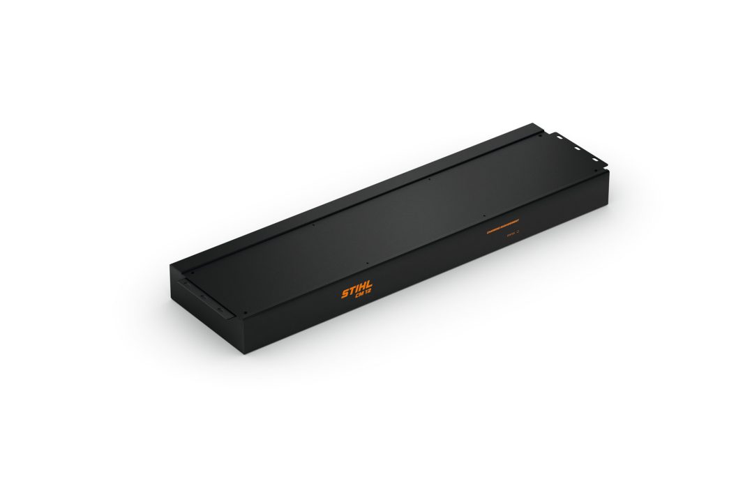 Solution de charge STIHL CM 12 pour connecter jusqu’à 12 chargeurs en atelier