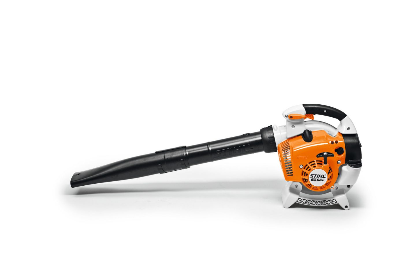 Souffleur thermique STIHL BG 86 27,2 cm³ 89 m/s 755 m³/h 4,4 kg filtre HD2 ElastoStart anti-vibrations buse ronde plate